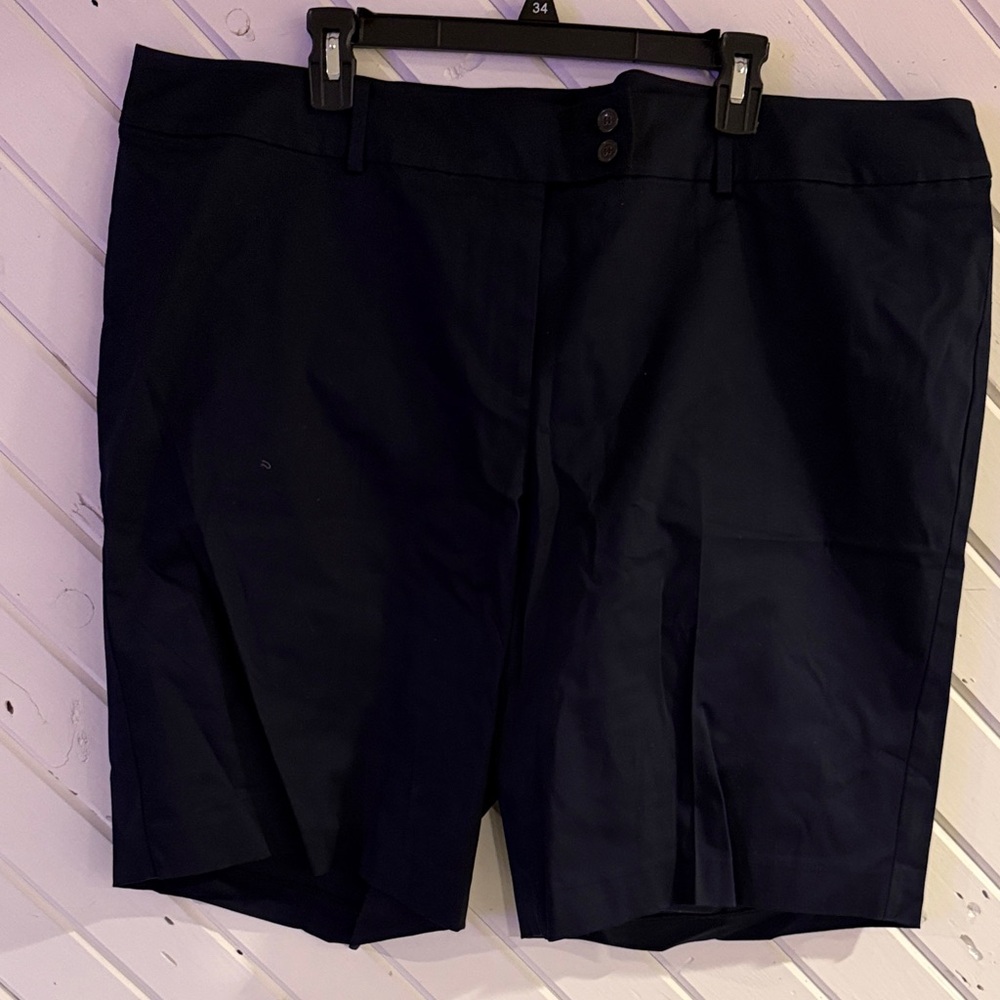 Talbots Women’s Navy Flat Front Shorts